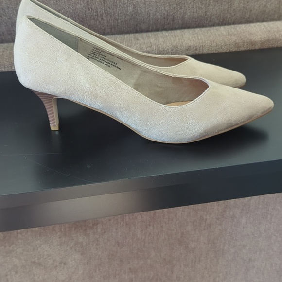 Pump kitten heels 2" suede - Picture 2 of 2